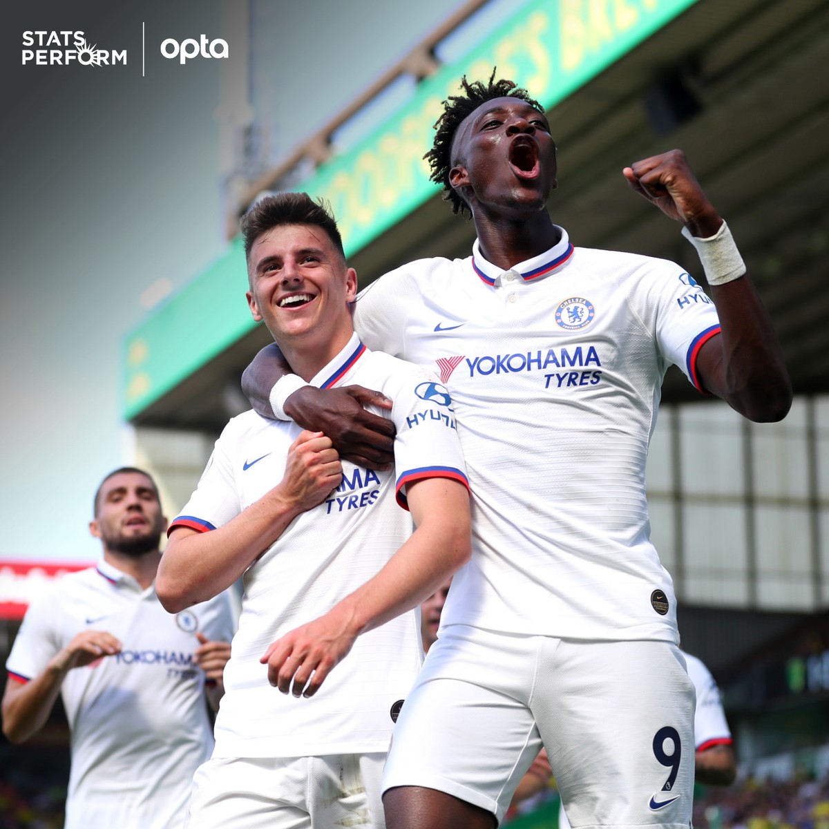 参与到中场 参与到中场