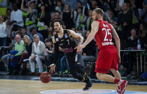 这两桩操作 这两桩操作